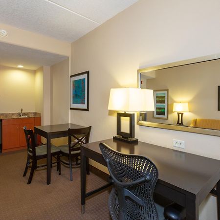 Holiday Inn Express Hotel & Suites Jacksonville Airport By Ihg Exterior photo
