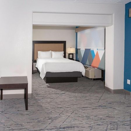 Holiday Inn Express Hotel & Suites Jacksonville Airport By Ihg Exterior photo