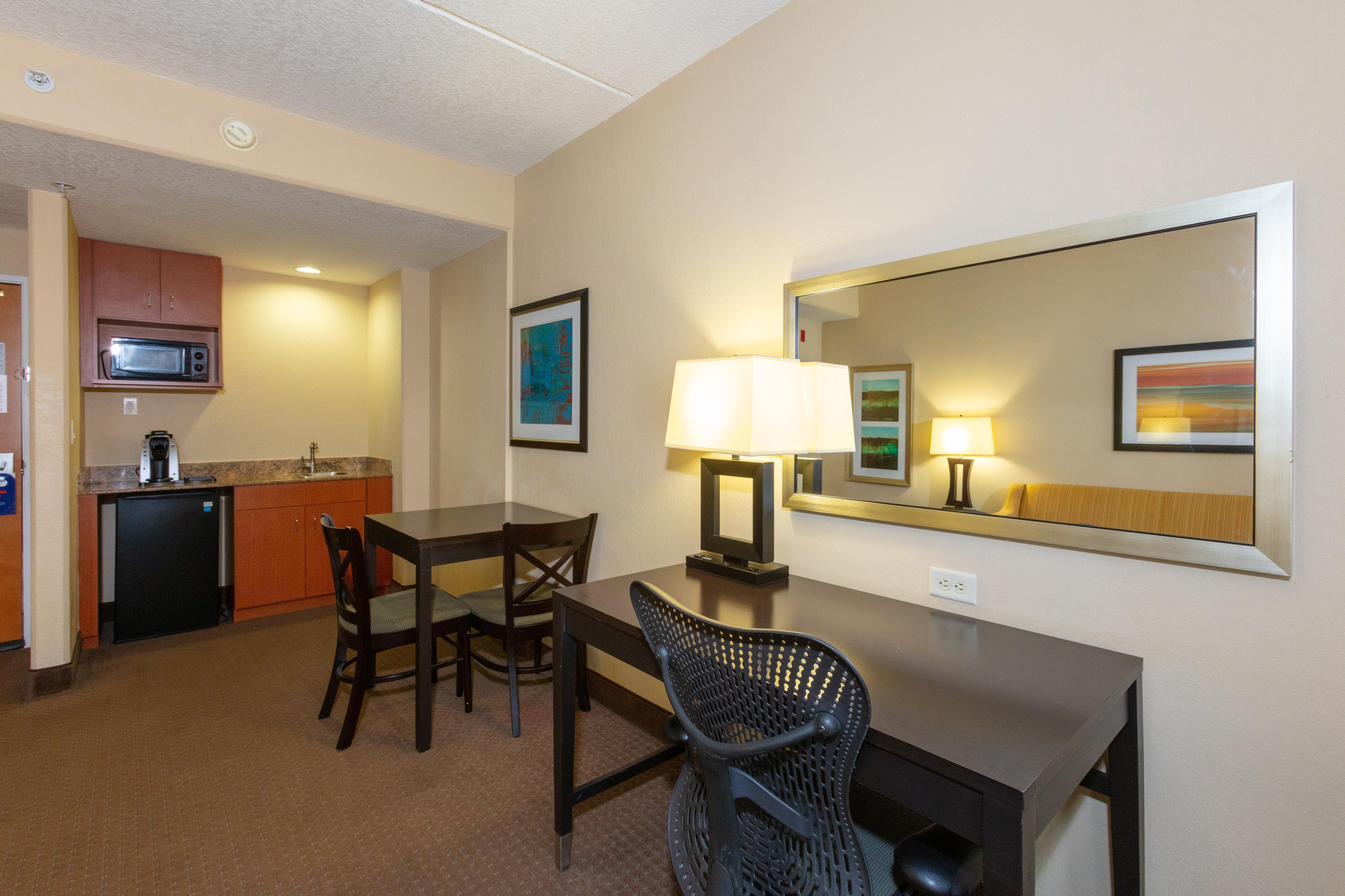 Holiday Inn Express Hotel & Suites Jacksonville Airport By Ihg Exterior photo