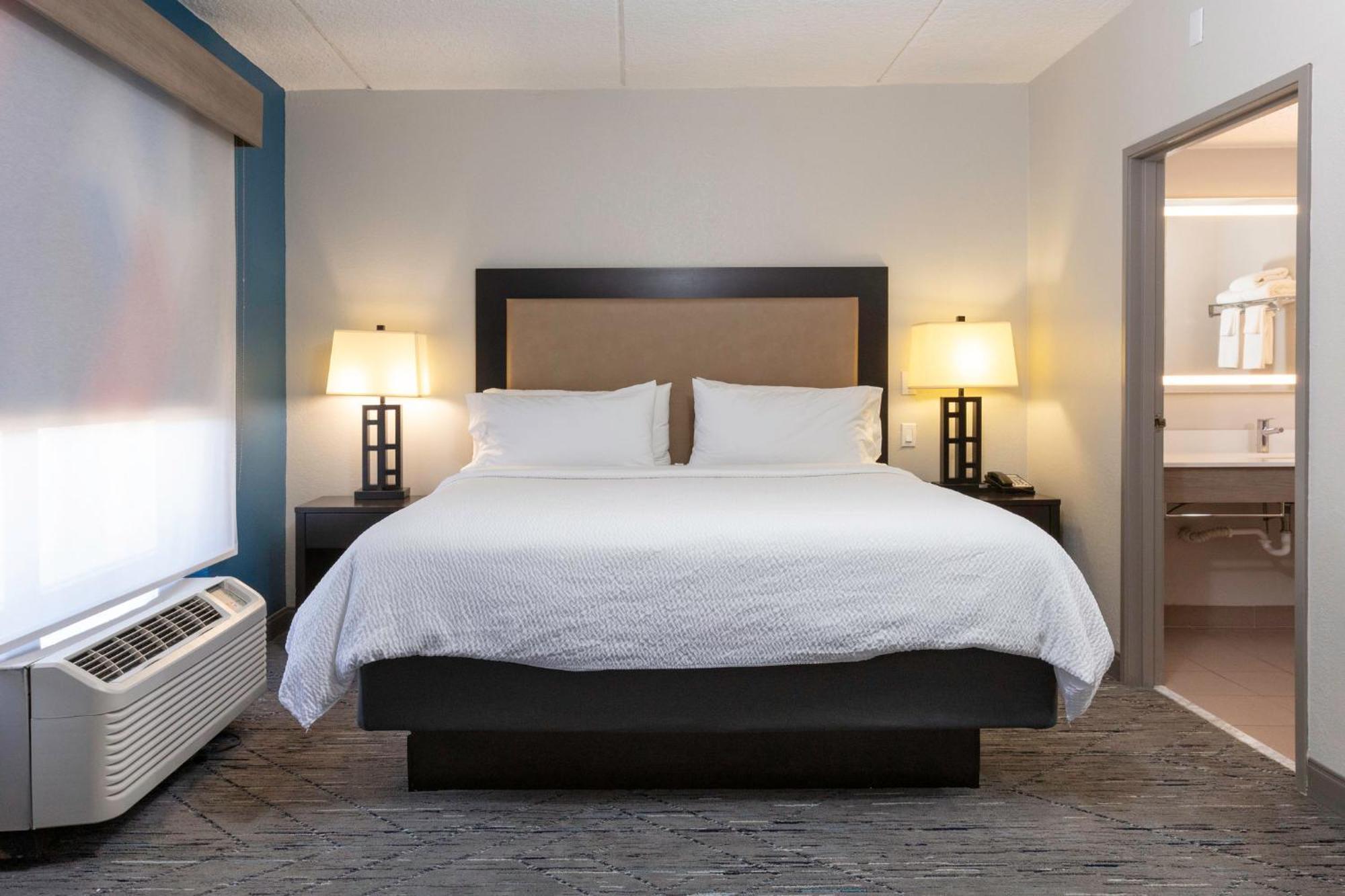 Holiday Inn Express Hotel & Suites Jacksonville Airport By Ihg Exterior photo